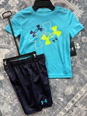 Under Armour boys size 4 matching sets new